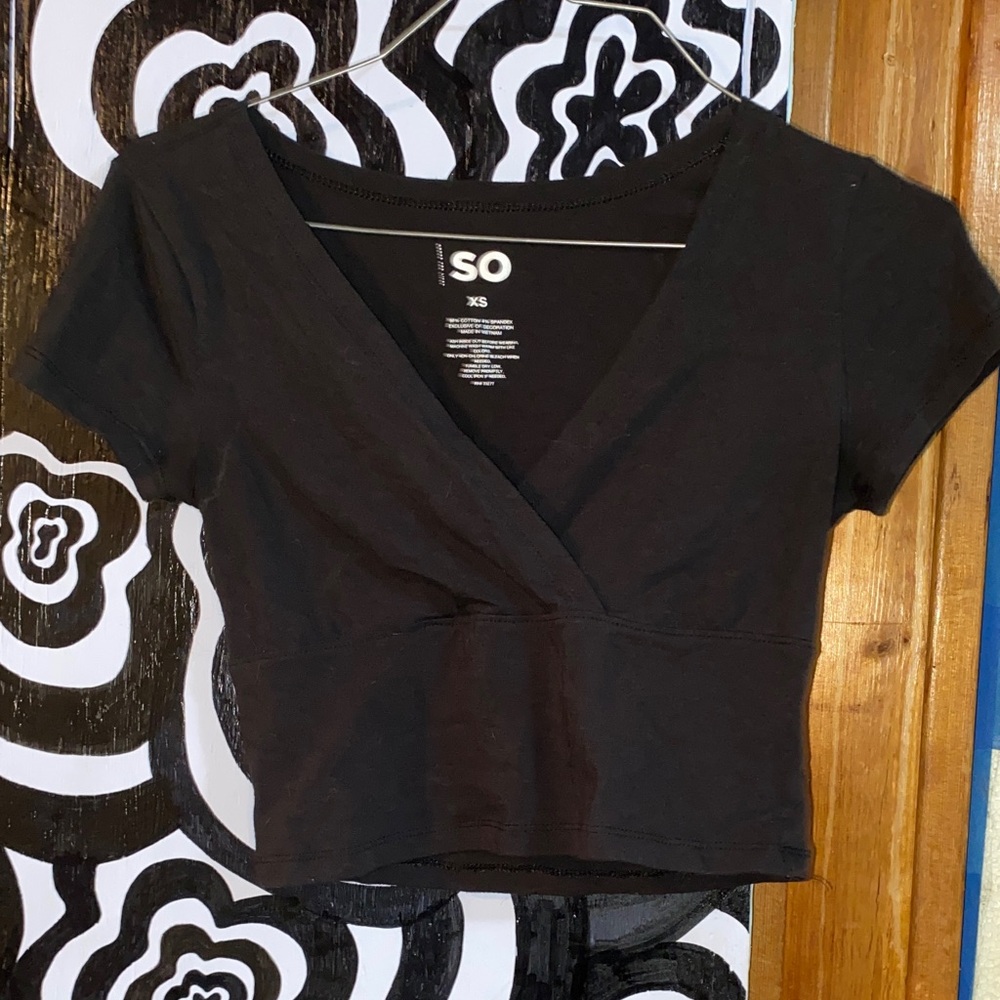 SO Women's Black V-Neck Wrap Crop Top